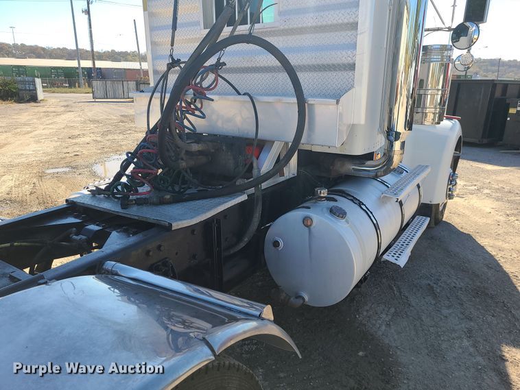 image for item MJ9509 2006 Kenworth W900  semi truck