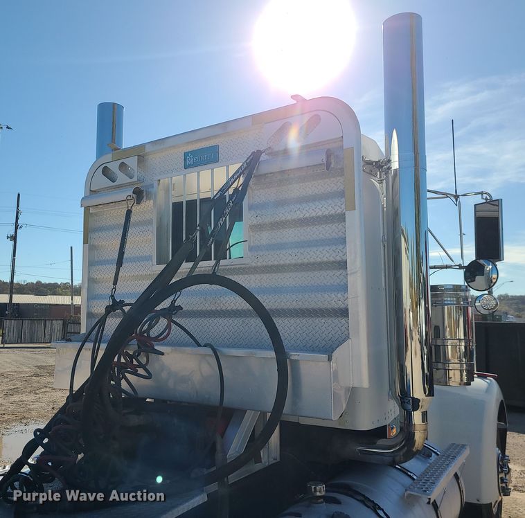 image for item MJ9509 2006 Kenworth W900  semi truck