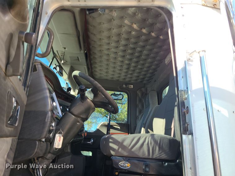 image for item MJ9509 2006 Kenworth W900  semi truck