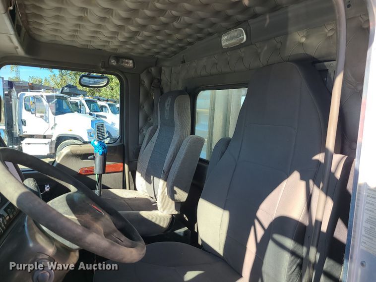 image for item MJ9509 2006 Kenworth W900  semi truck