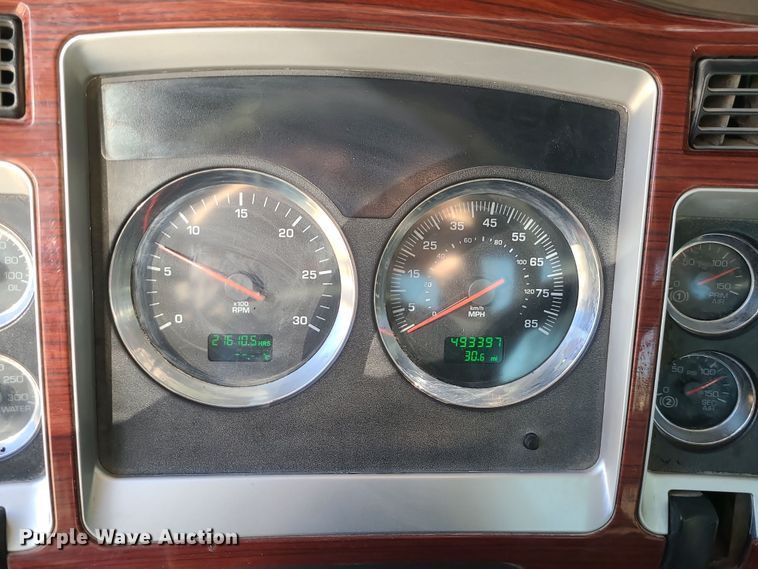 image for item MJ9509 2006 Kenworth W900  semi truck