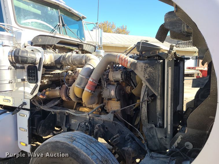 image for item MJ9509 2006 Kenworth W900  semi truck