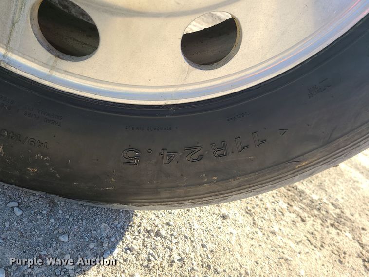 image for item MJ9509 2006 Kenworth W900  semi truck