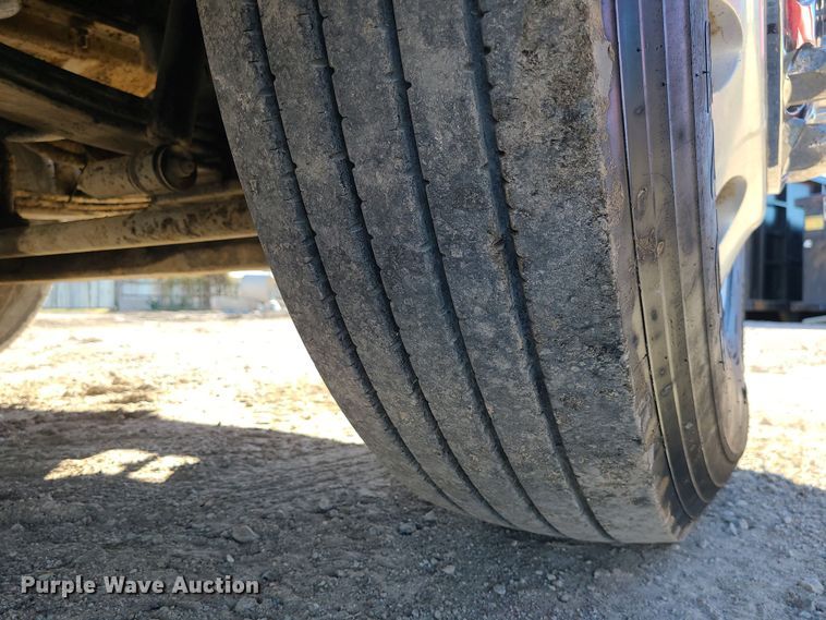 image for item MJ9509 2006 Kenworth W900  semi truck