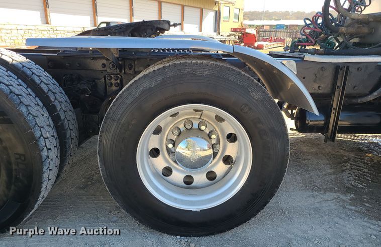 image for item MJ9509 2006 Kenworth W900  semi truck