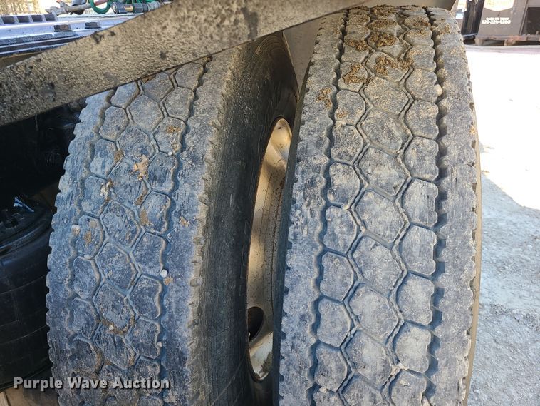 image for item MJ9509 2006 Kenworth W900  semi truck