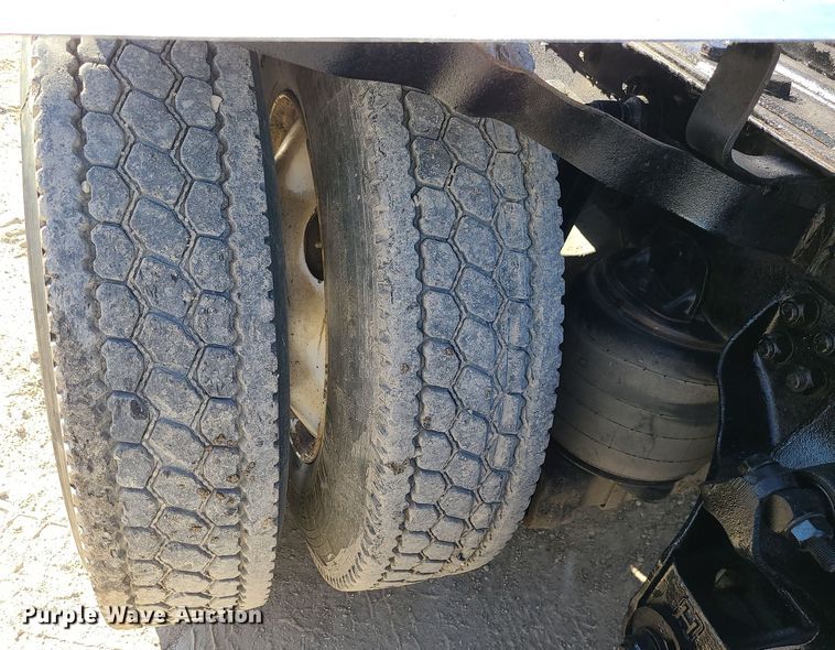 image for item MJ9509 2006 Kenworth W900  semi truck