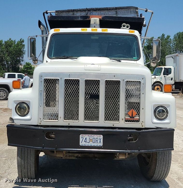 image for item MO9907 1989 International F2554  dump truck