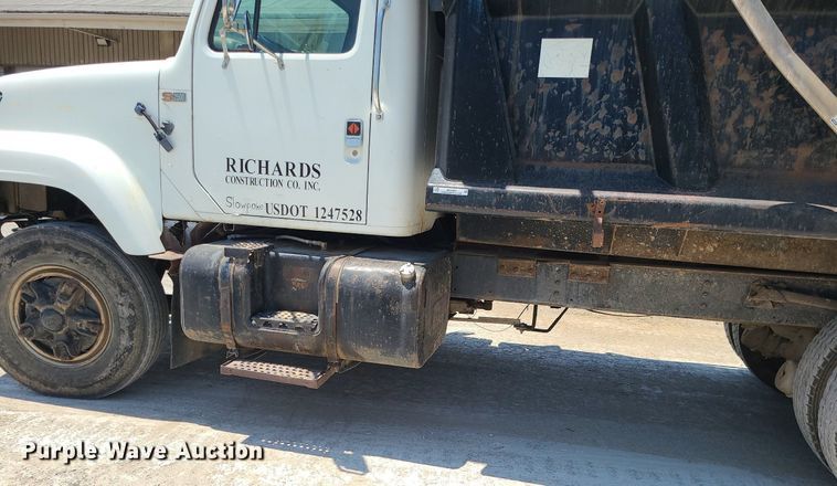 image for item MO9907 1989 International F2554  dump truck