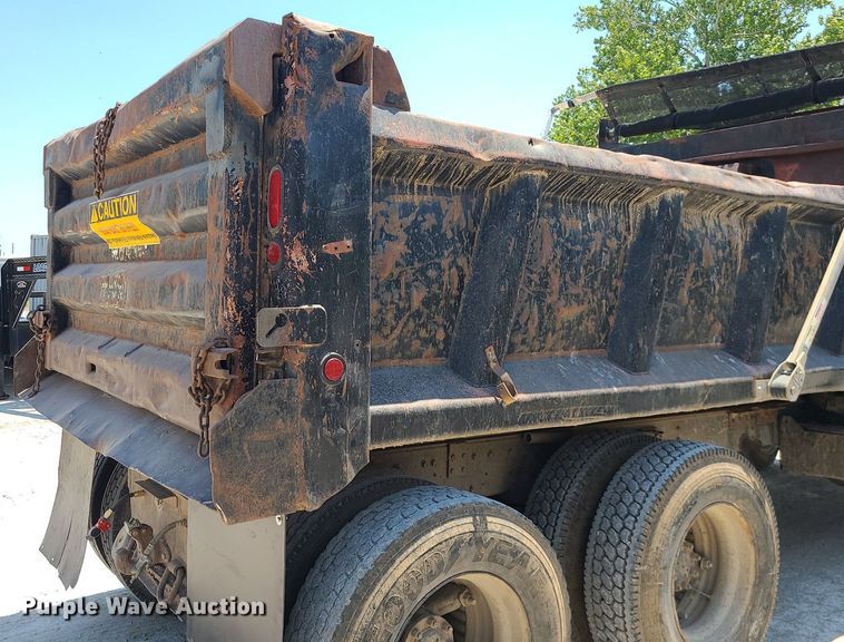 image for item MO9907 1989 International F2554  dump truck