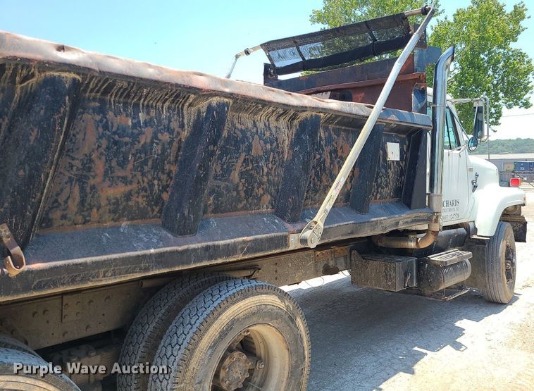 image for item MO9907 1989 International F2554  dump truck