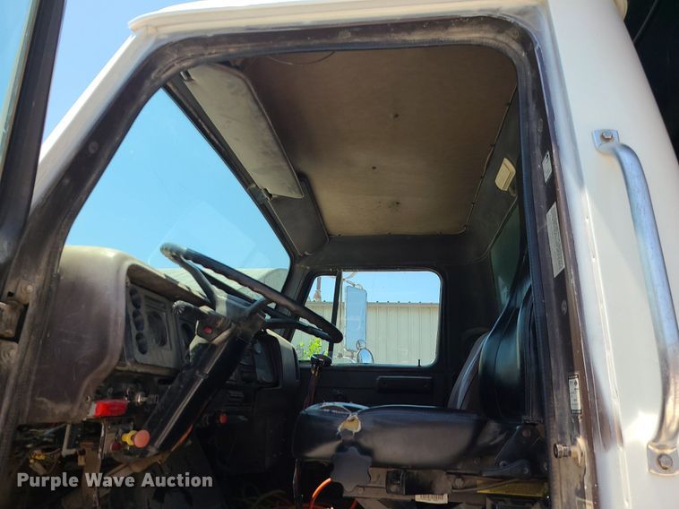 image for item MO9907 1989 International F2554  dump truck