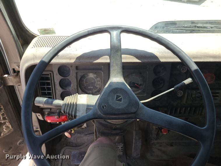 image for item MO9907 1989 International F2554  dump truck