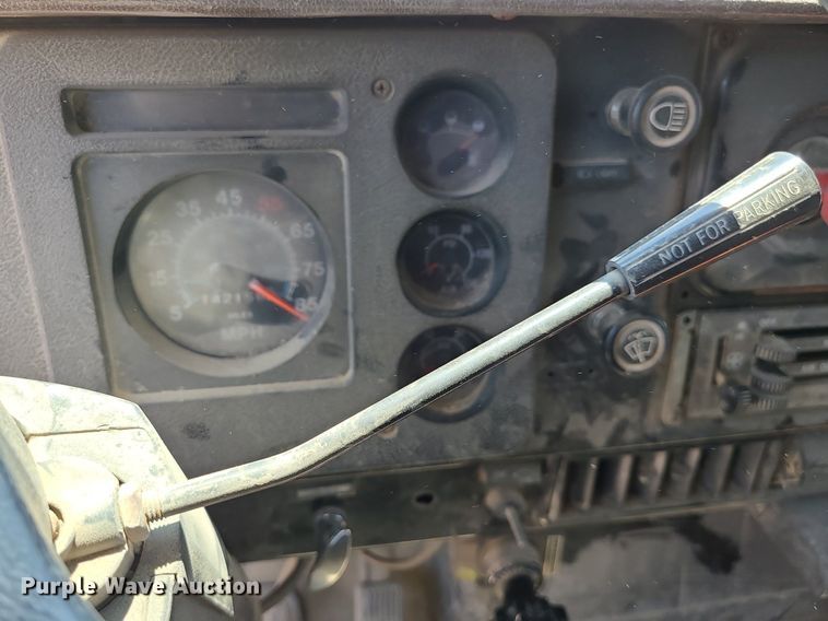 image for item MO9907 1989 International F2554  dump truck