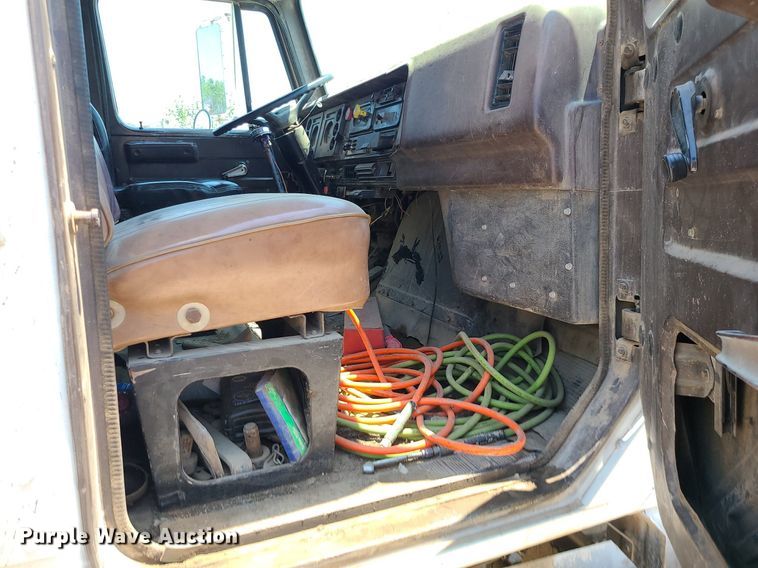 image for item MO9907 1989 International F2554  dump truck