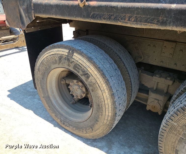 image for item MO9907 1989 International F2554  dump truck