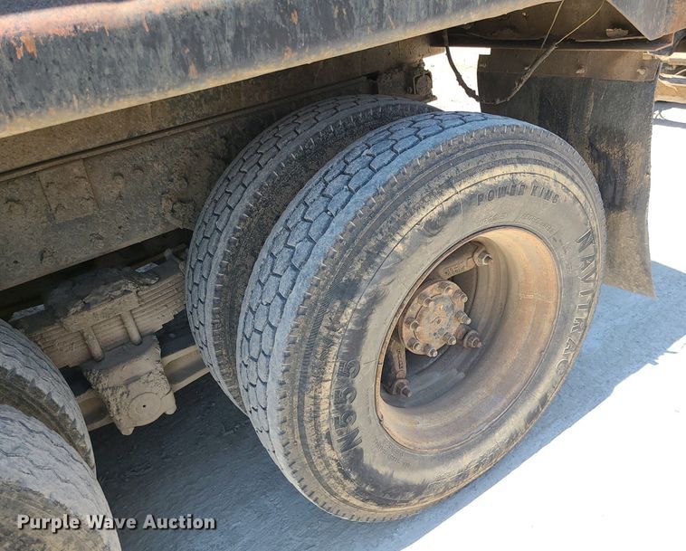 image for item MO9907 1989 International F2554  dump truck