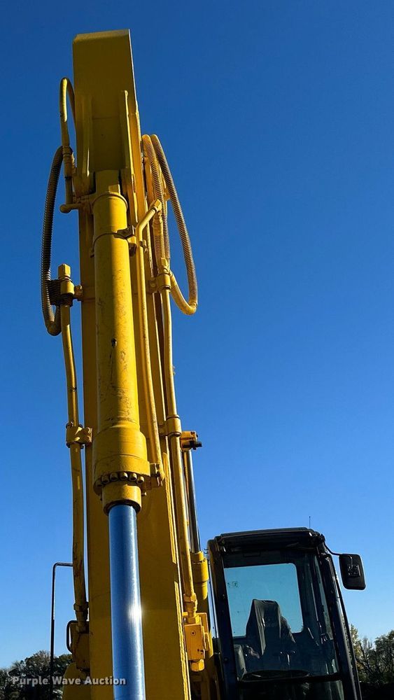 image for item MQ9491 Kobelco SK160LC  excavator