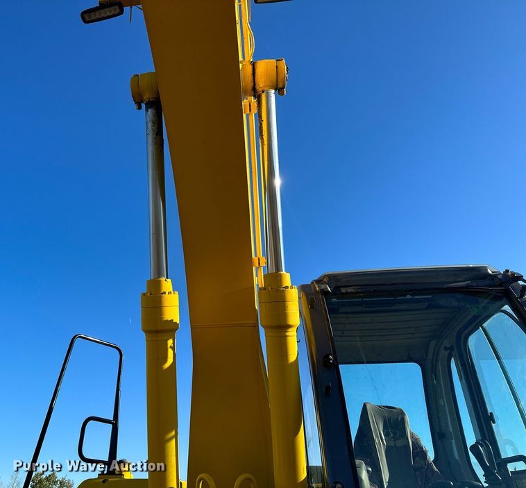 image for item MQ9491 Kobelco SK160LC  excavator