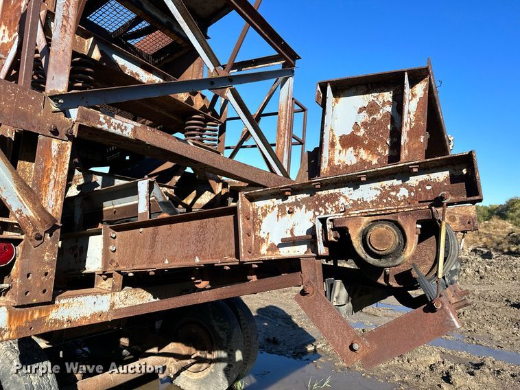 image for item MQ9494 Smith Engineering Works  screening plant