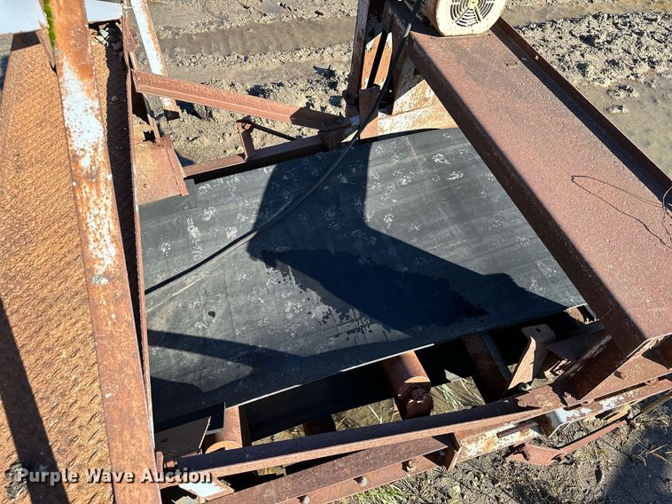 image for item MQ9494 Smith Engineering Works  screening plant