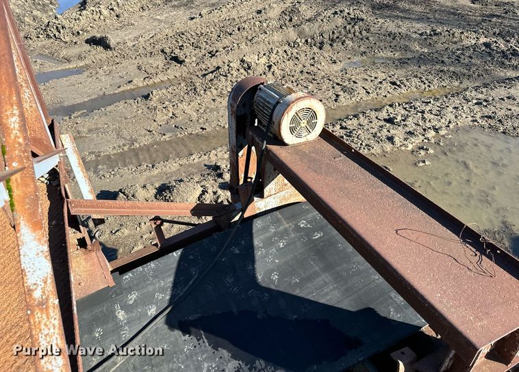 image for item MQ9494 Smith Engineering Works  screening plant