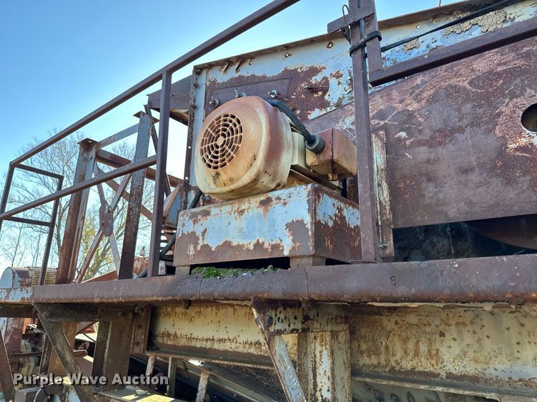 image for item MQ9494 Smith Engineering Works  screening plant