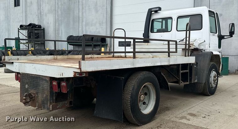 image for item MQ9510 1986  Ford CF6000  flatbed truck