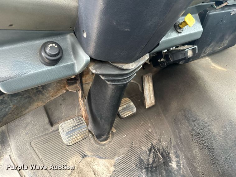 image for item MQ9510 1986  Ford CF6000  flatbed truck