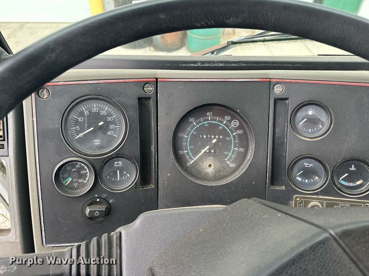 image for item MQ9510 1986  Ford CF6000  flatbed truck