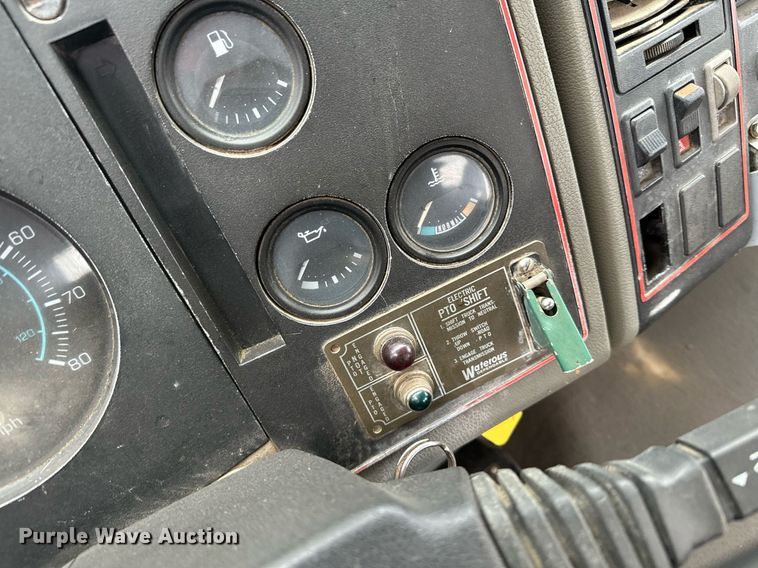 image for item MQ9510 1986  Ford CF6000  flatbed truck