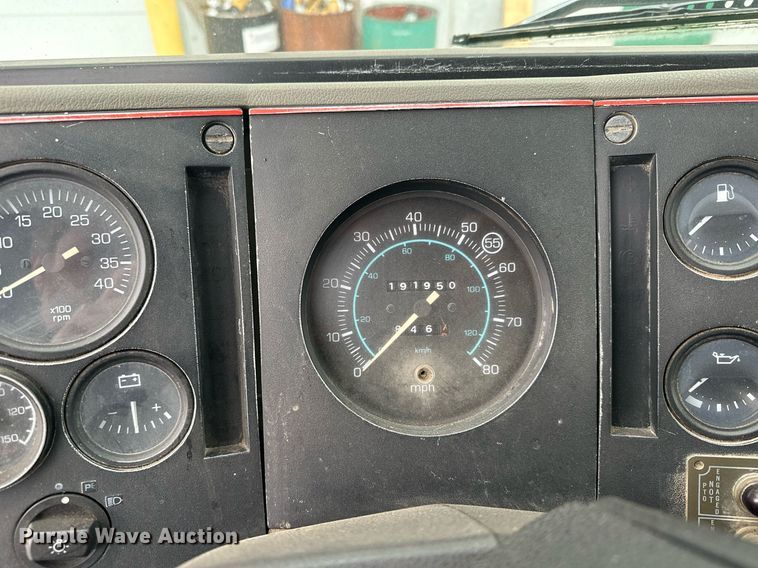 image for item MQ9510 1986  Ford CF6000  flatbed truck