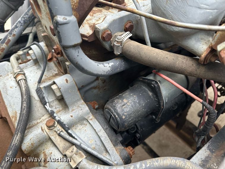 image for item MQ9510 1986  Ford CF6000  flatbed truck