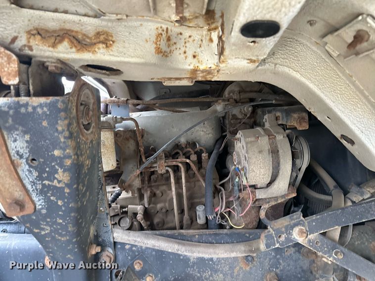 image for item MQ9510 1986  Ford CF6000  flatbed truck