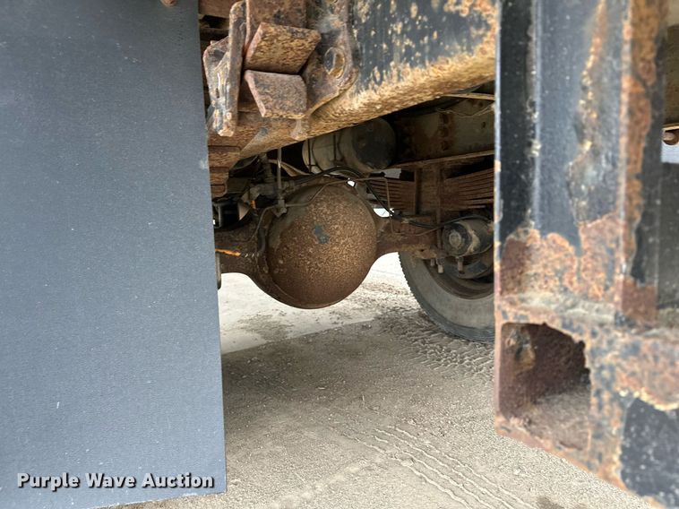 image for item MQ9510 1986  Ford CF6000  flatbed truck