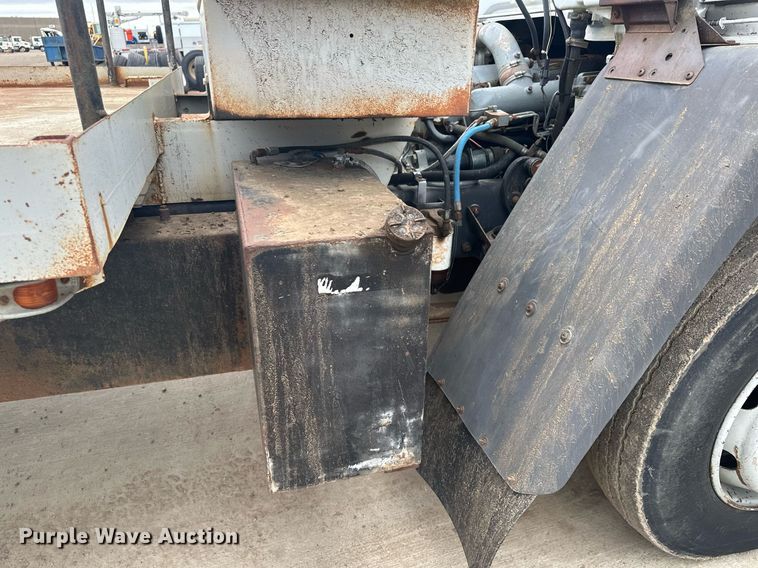 image for item MQ9510 1986  Ford CF6000  flatbed truck