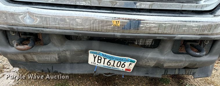 image for item MQ9523 2002 Ford F350  bucket truck