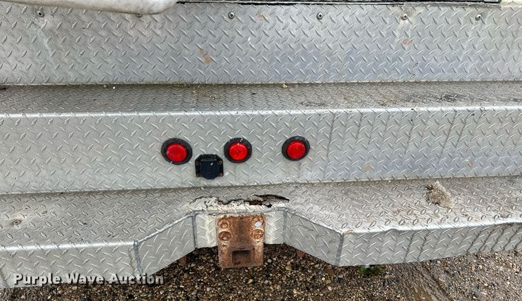 image for item MQ9523 2002 Ford F350  bucket truck