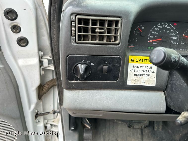 image for item MQ9523 2002 Ford F350  bucket truck