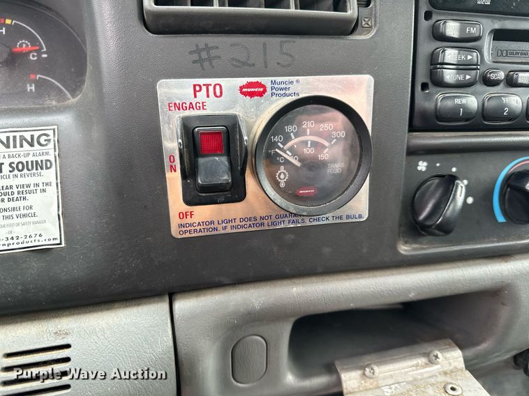 image for item MQ9523 2002 Ford F350  bucket truck