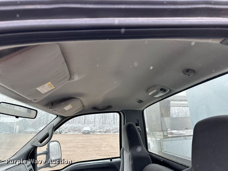 image for item MQ9523 2002 Ford F350  bucket truck