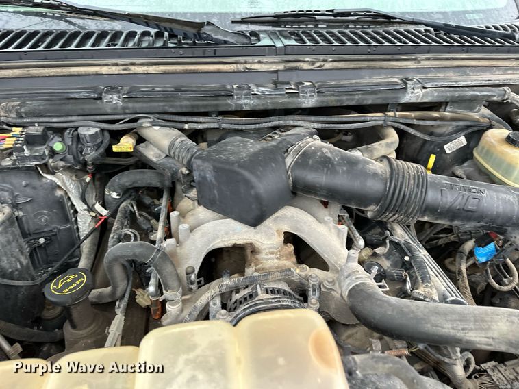 image for item MQ9523 2002 Ford F350  bucket truck