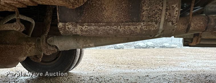 image for item MQ9523 2002 Ford F350  bucket truck