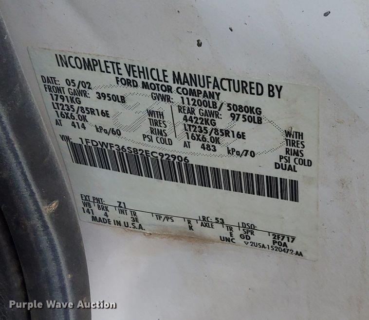 image for item MQ9523 2002 Ford F350  bucket truck