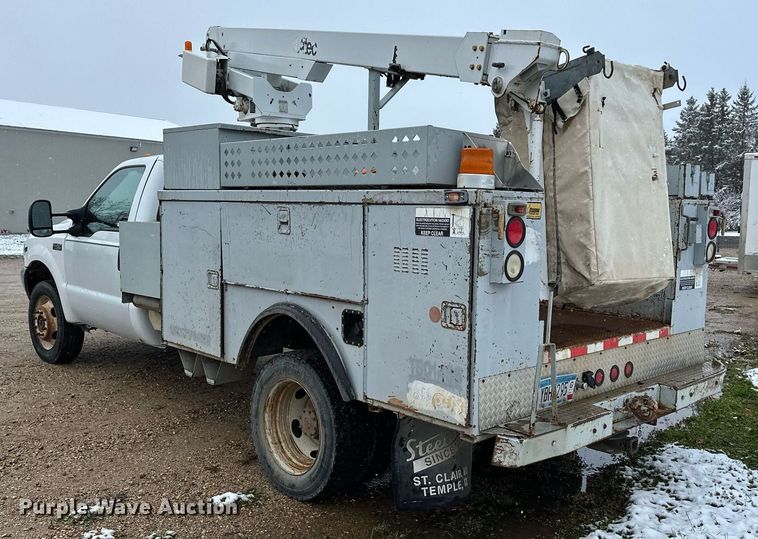 image for item MQ9524 2002 Ford F450 Super Duty  bucket truck