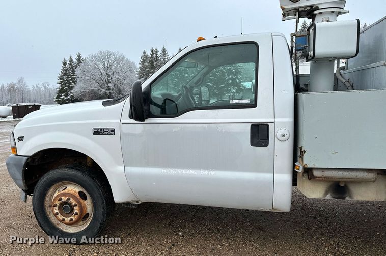 image for item MQ9524 2002 Ford F450 Super Duty  bucket truck