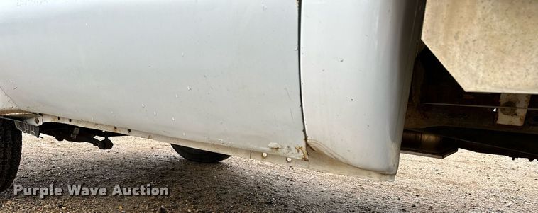 image for item MQ9524 2002 Ford F450 Super Duty  bucket truck