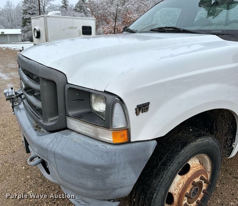 image for item MQ9524 2002 Ford F450 Super Duty  bucket truck