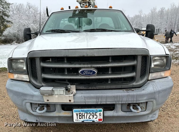 image for item MQ9524 2002 Ford F450 Super Duty  bucket truck