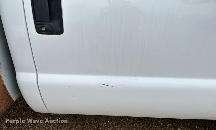 image for item MQ9524 2002 Ford F450 Super Duty  bucket truck